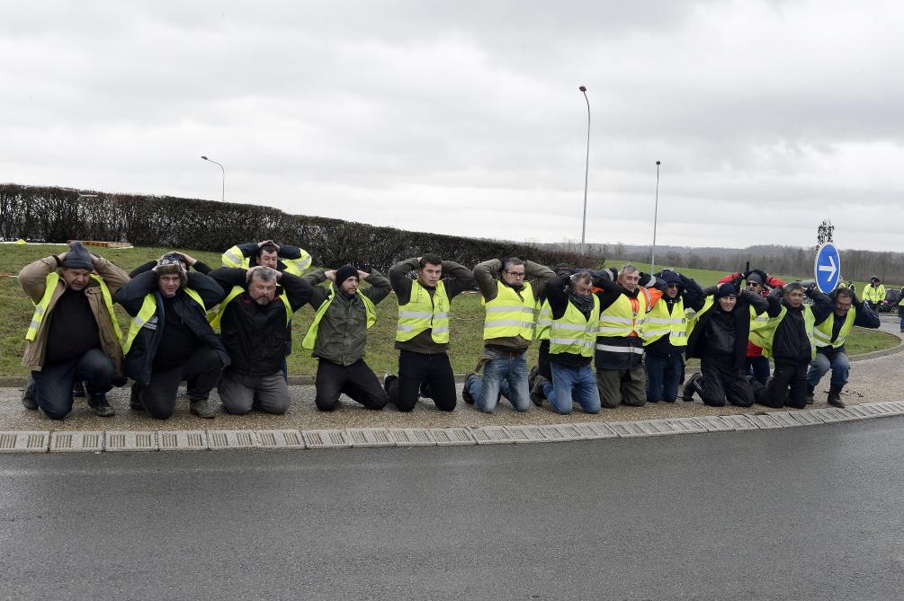 Action Symbolique Des Gilets Jaunes Sur Le Rond Point De L