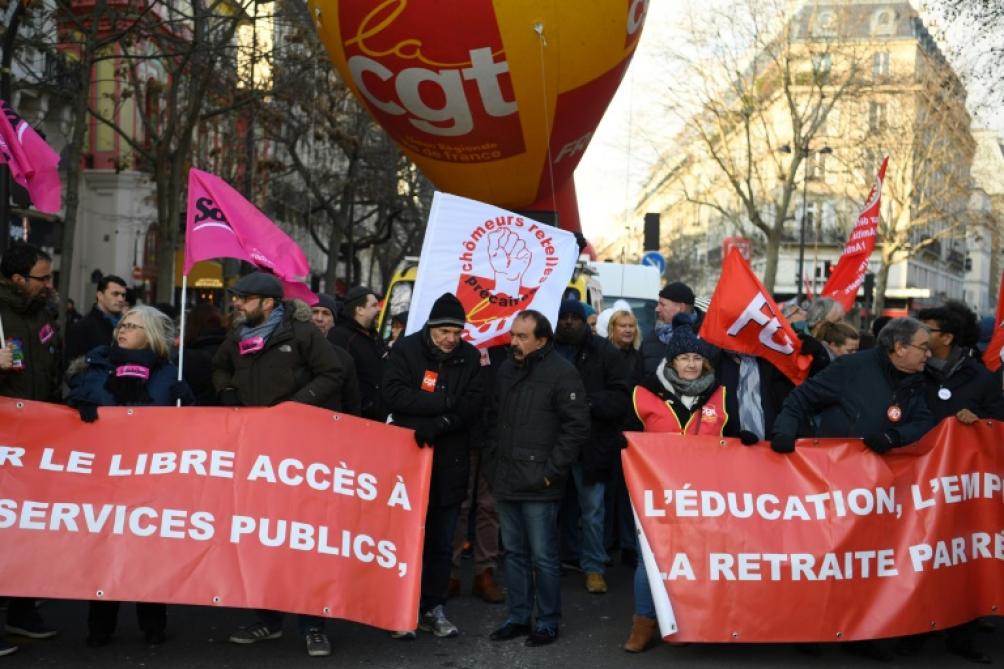 Cgt Et Gilets Jaunes Main Dans La Main En Greve Et Dans La Rue