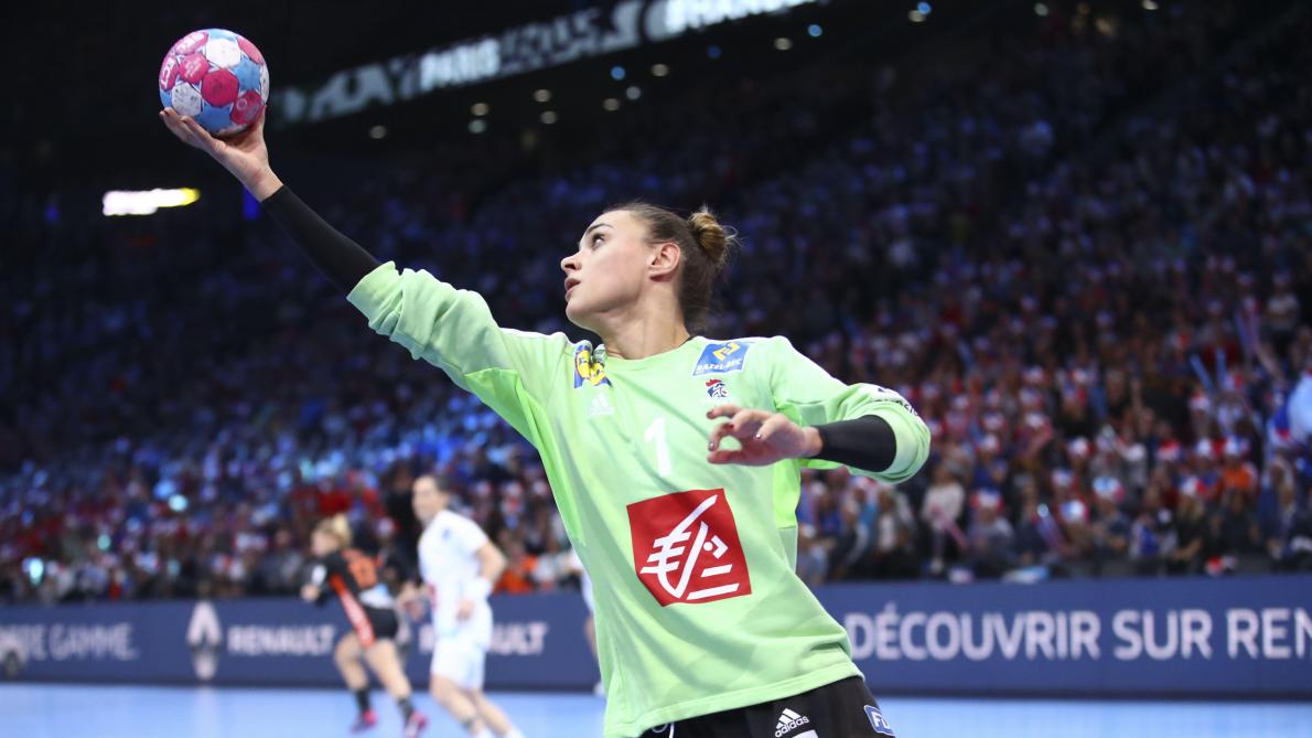 L Equipe De France Feminine De Handball En Finale Face A La Russie