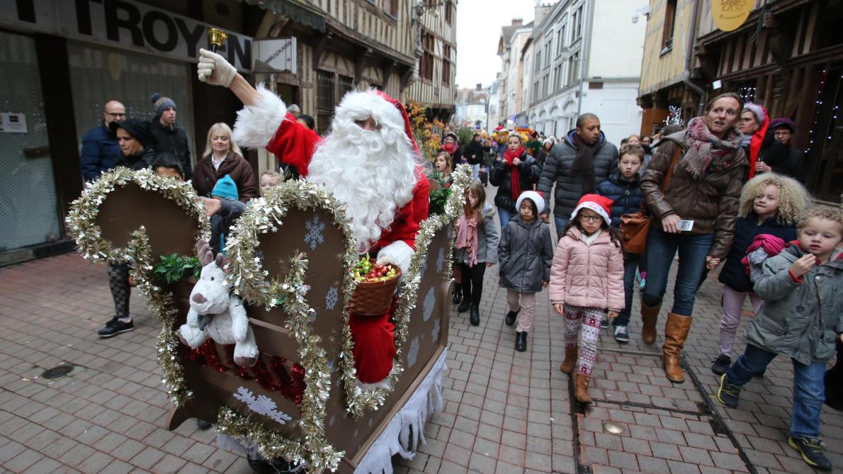Oh Oh Oh Le Pere Noel Arrive A Troyes