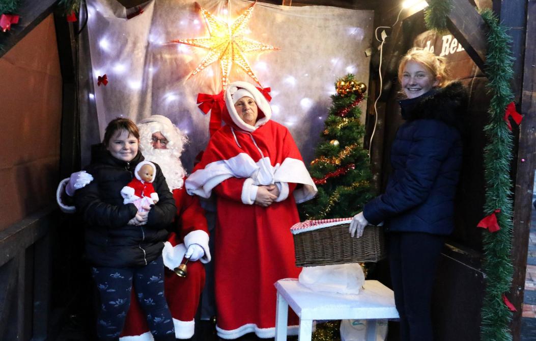 Dans Les Quartiers A Reims Les Enfants Font La Fete En Attendant Noel