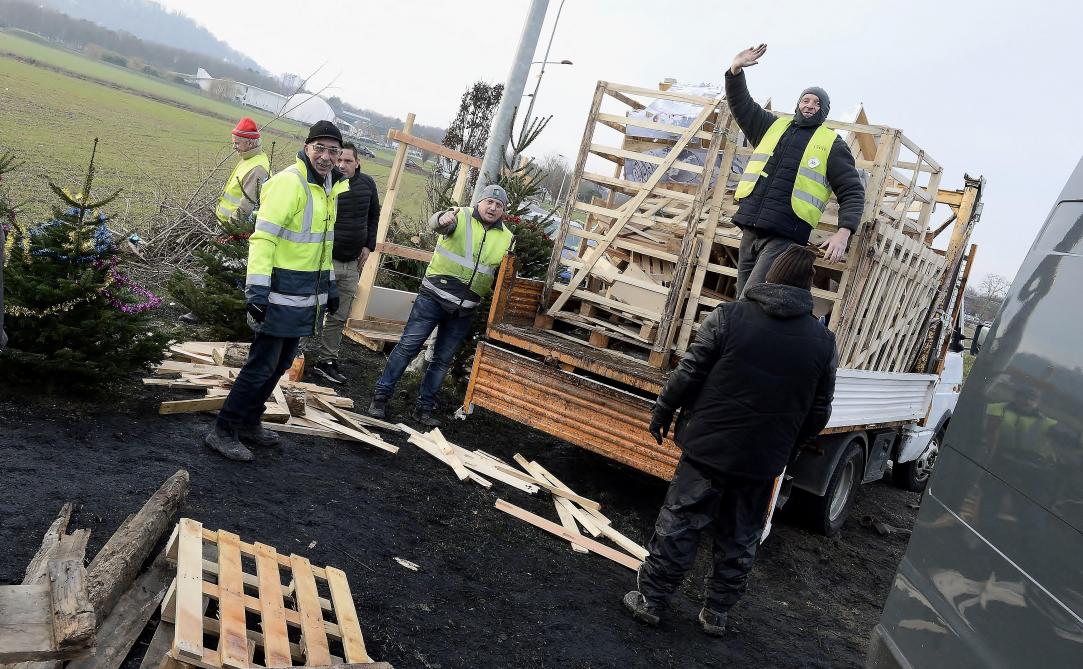 Les Blocages Des Ronds Points De L Escargot Et De L Europe De Laon Reprendront En Janvier