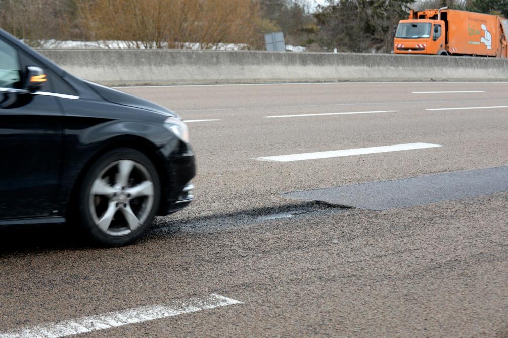 Des Nids De Poule Perturbent La Circulation Sur La Traversee