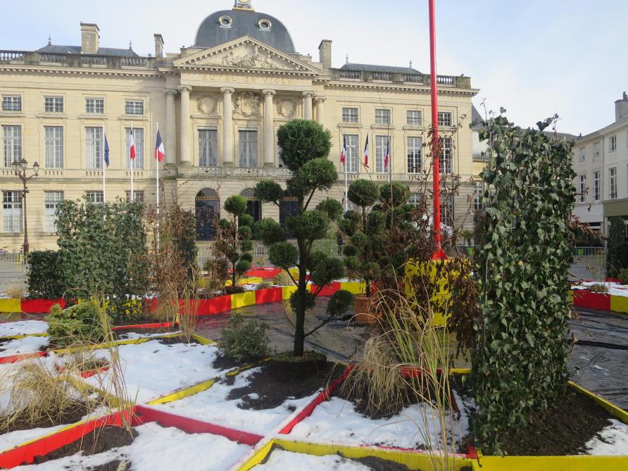 Le Jardin Ephemere Fait Son Cirque Sur La Place Foch De Chalons