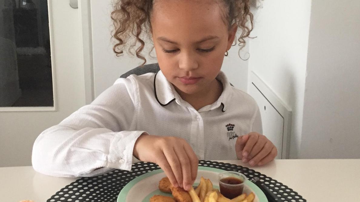 Sa Fille Est Atteinte Du Syndrome De Dysoralite Une Maladie Qui L Empeche De Se Nourrir Correctement