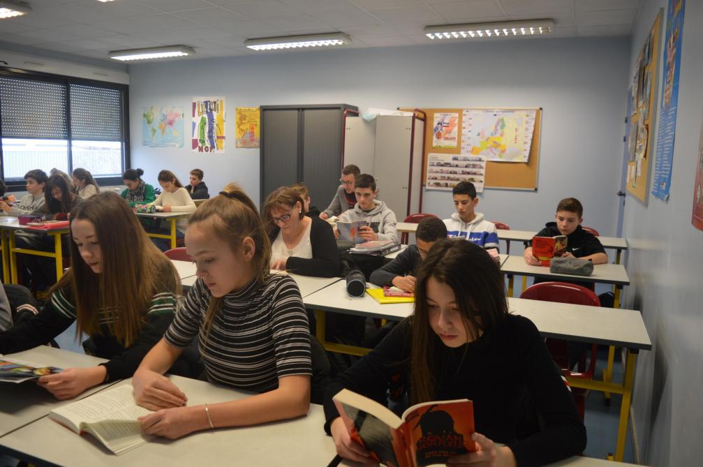 Pause Lecture Obligatoire Au College De Witry Les Reims
