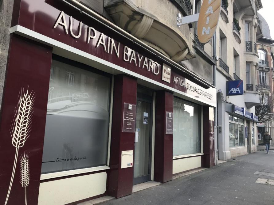 A Charleville La Seule Boulangerie De L Avenue D Arches A Ferme