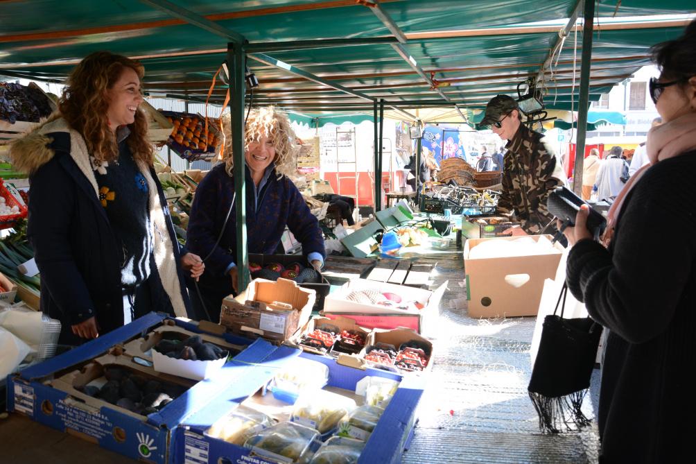 Remballage Précoce Au Marché Dépernay Avant Le Défilé Des