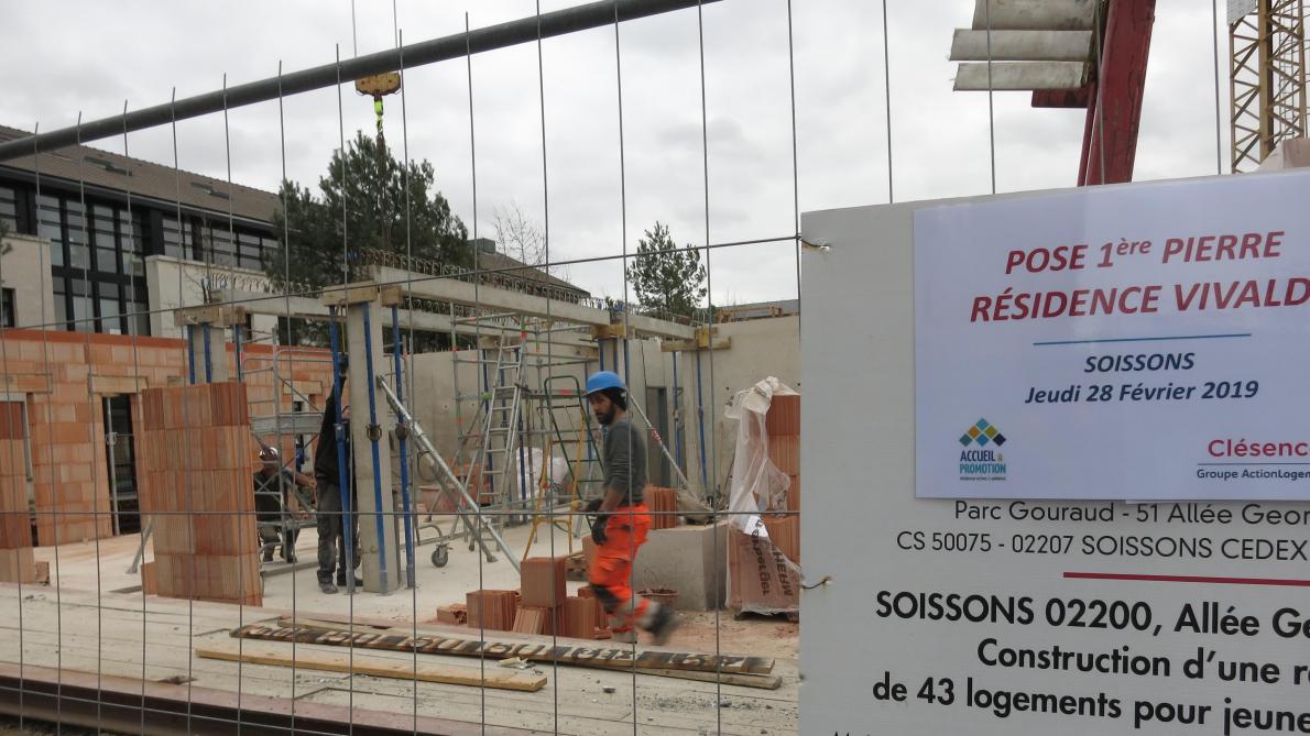 Premiere Pierre Posee Pour Le Quatrieme Foyer De Jeunes Travailleurs A Soissons