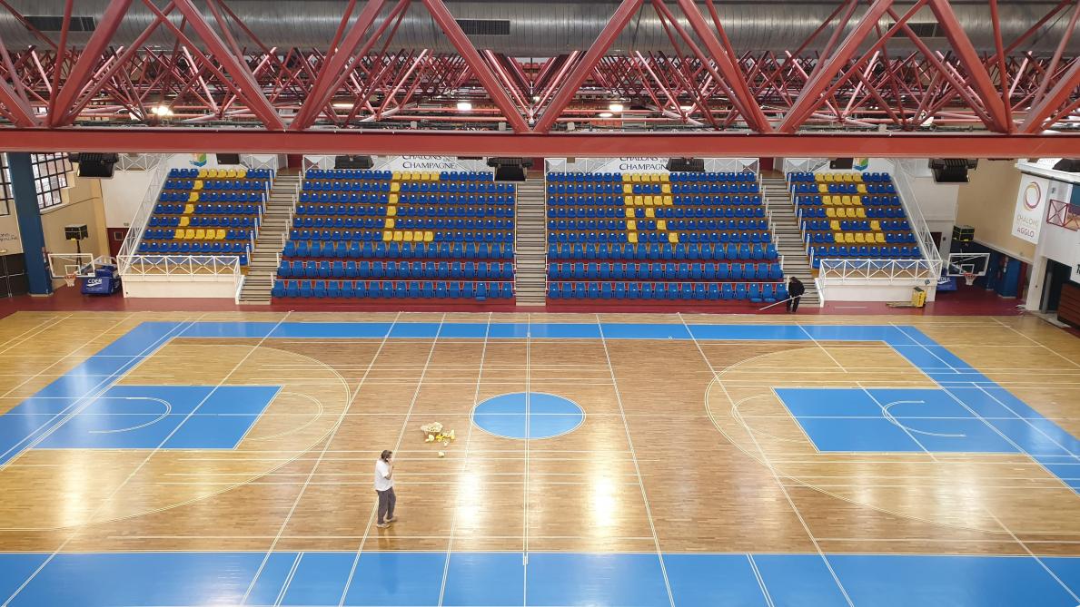 Palais Des Sports Pierre De Coubertin Chalons En Champagne PHOTOS. Un parquet flambant neuf pour le CCRB au palais des sports de  Châlons