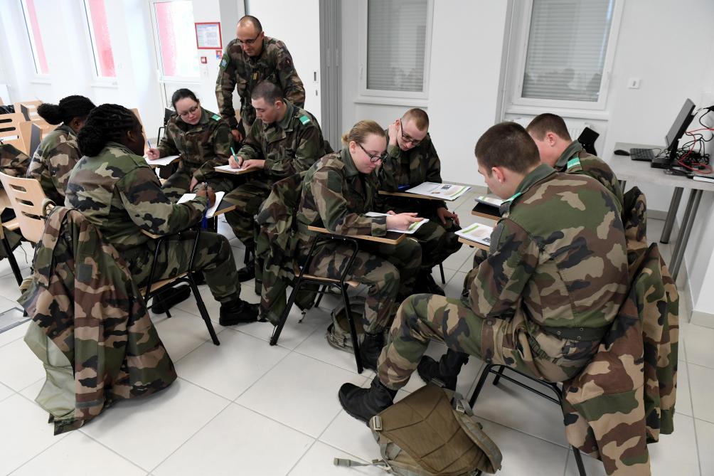 Photos A Chalons Le Service Militaire Volontaire Se Modernise