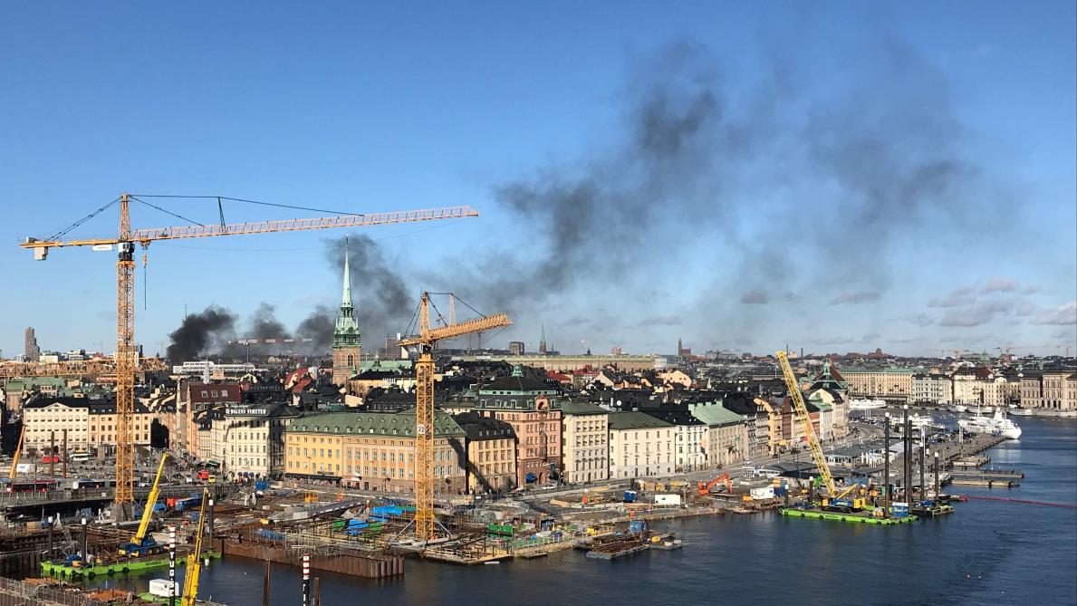 Un bus explose dans le centre de Stockholm en Suède Un bus explose dans le centre de Stockholm en Suède