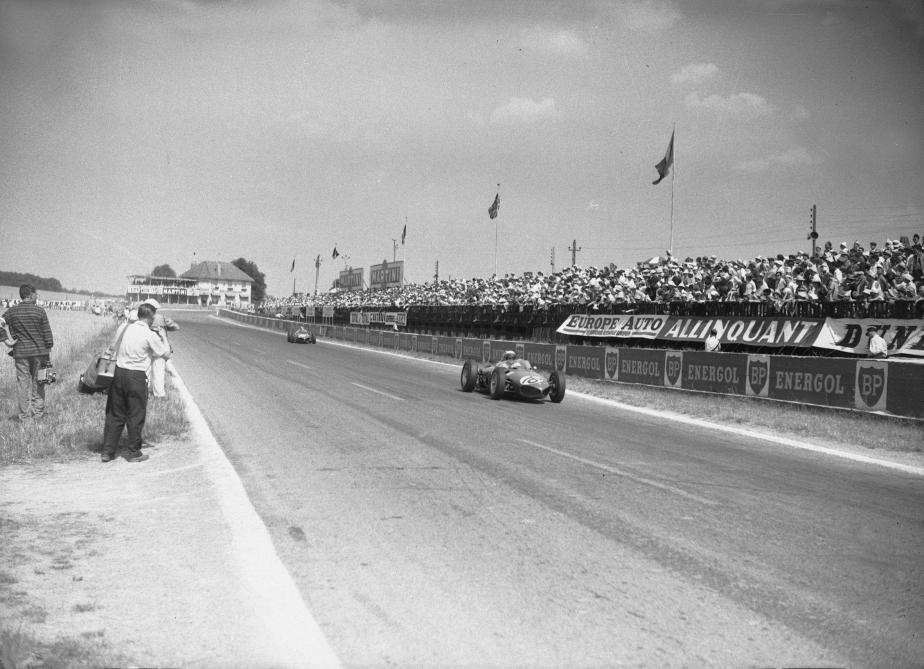 Le Grand Retour De La Ferrari 156 Sur Le Circuit De Gueux