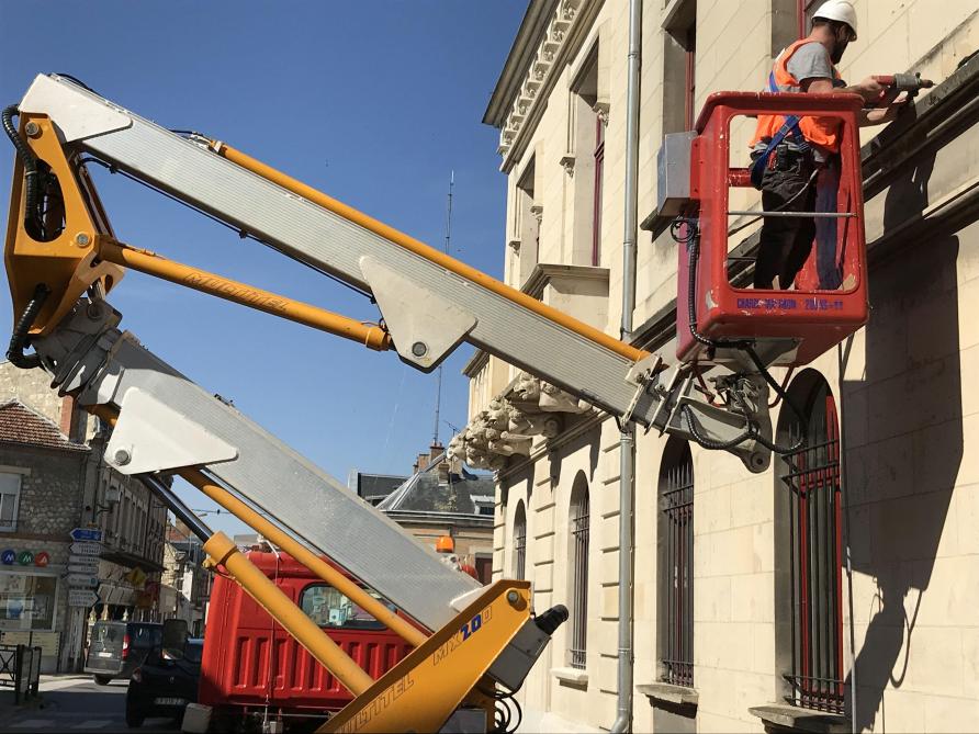 A Fismes La Videosurveillance Est En Cours D Installation A Fismes La Videosurveillance Est En Cours D Installation