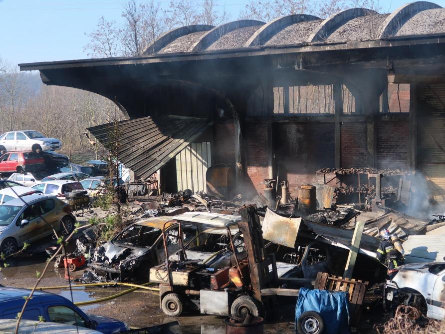 Photos La Casse De Dede A Berzy Le Sec Pres De Soissons Brulee Apres Un Reportage Tv