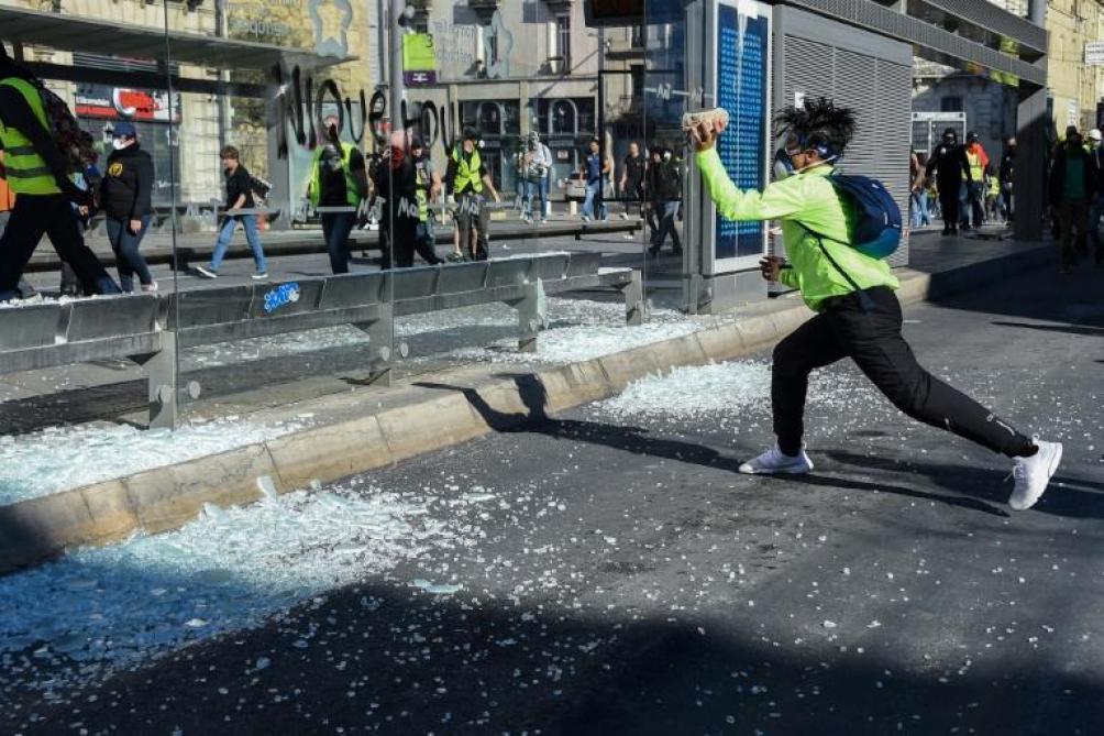 Gilets Jaunes Acte 19 Une Affluence En Hausse Des Tensions