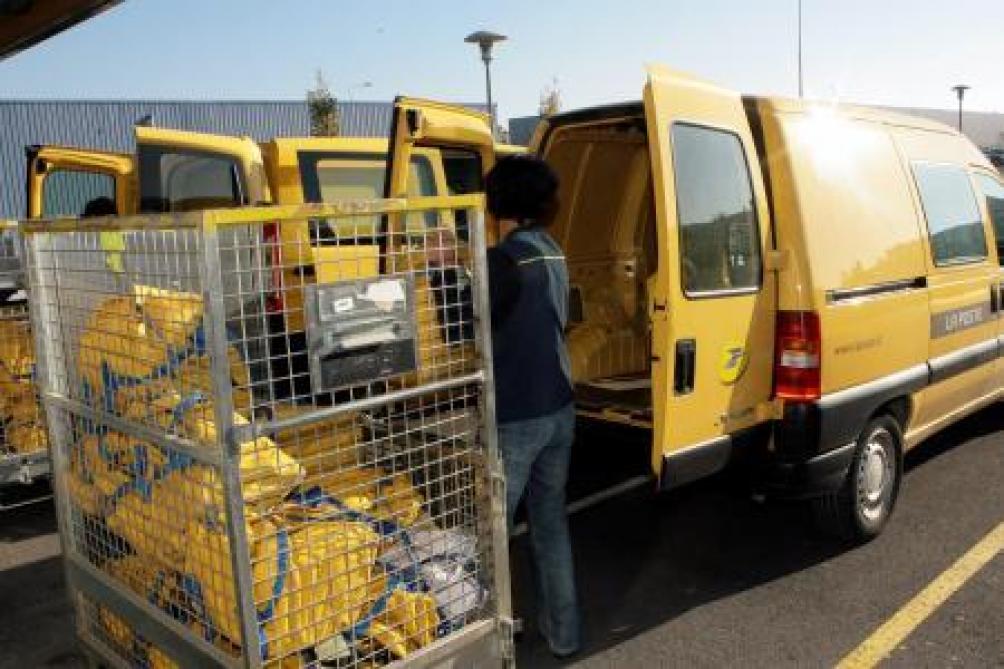 Recrutement La Poste Martinique La Poste recrute dans les Ardennes et dans la Marne