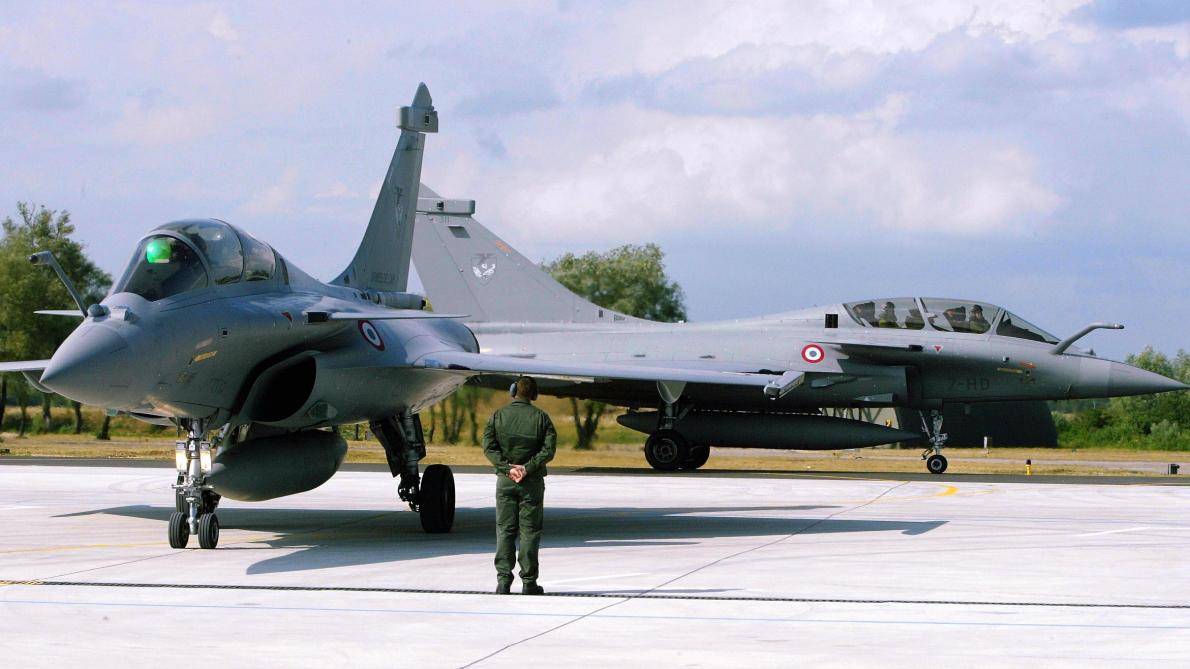 Des avions de chasse français décollent en urgence pour éloigner deux ...