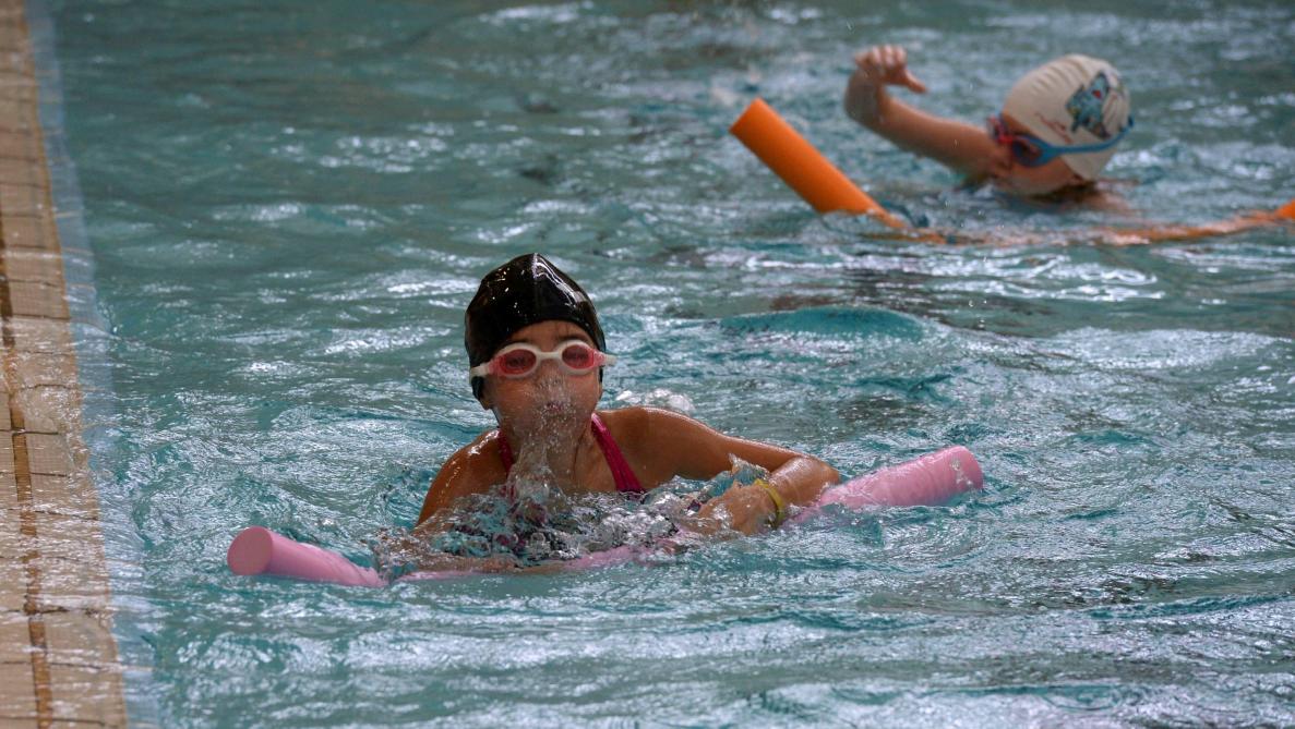 Laon Des Cours De Natation Gratuits Pour Les Enfants Des Quartiers Defavorises