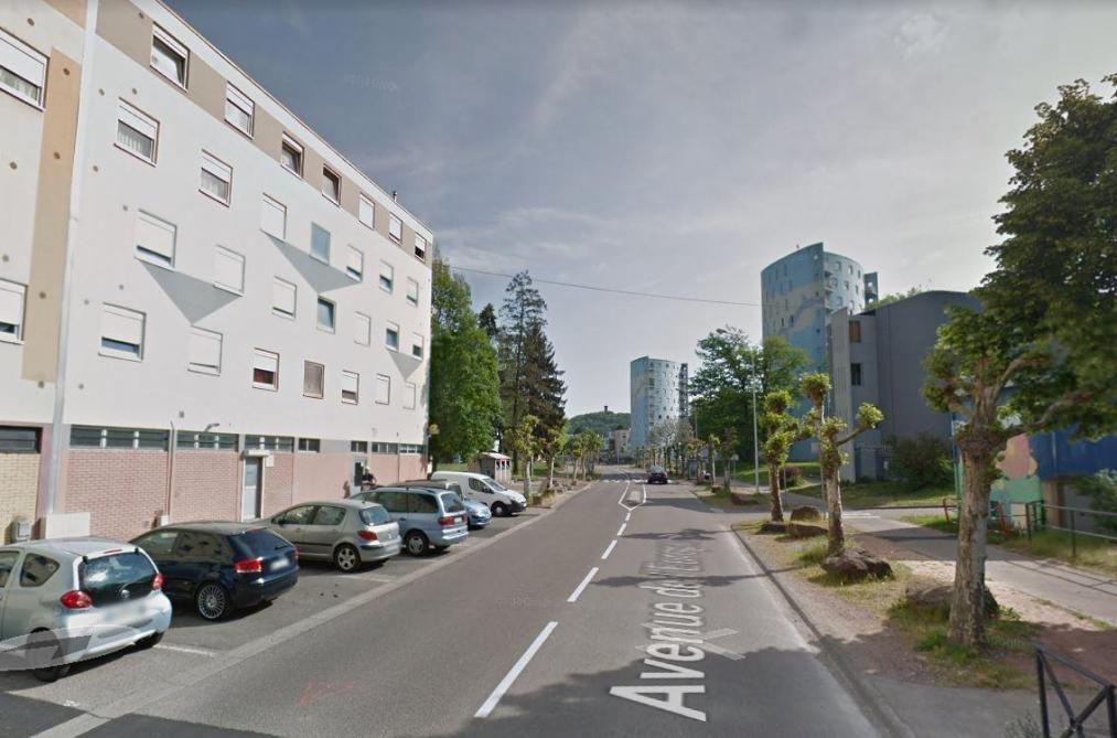 Un bébé chute du 3ème étage et en sort indemne — Moselle Un bébé chute du 3ème étage et en sort indemne — Moselle