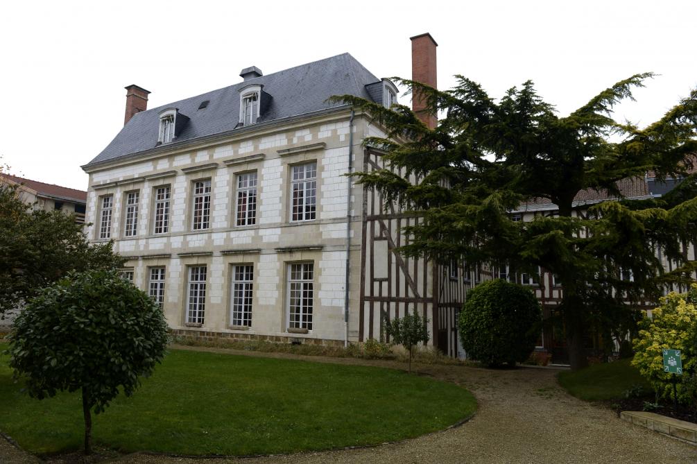 Les Anciens Locaux Des Chambres De Commerce De Chalons Cherchent