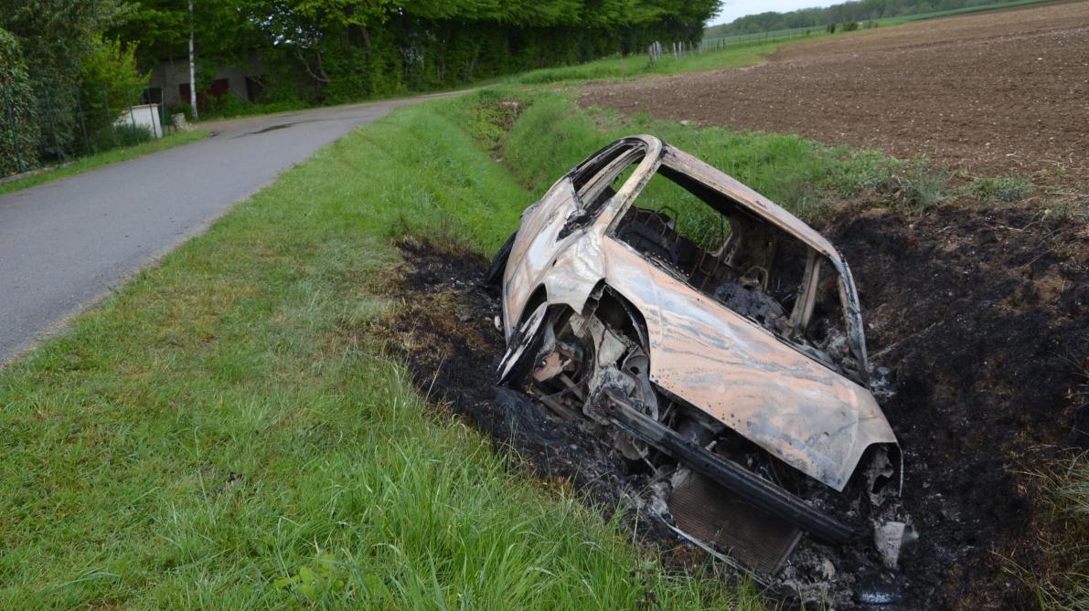 Une Voiture Volee Retrouvee Calcinee A Radonvilliers