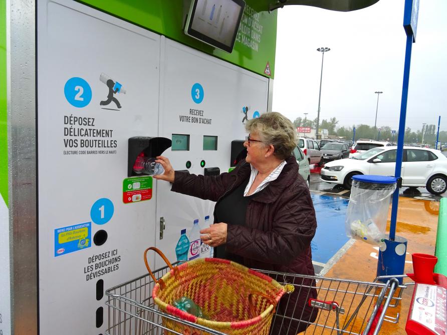 Villers Semeuse Sur Le Parking De Lhypermarché Cora Un