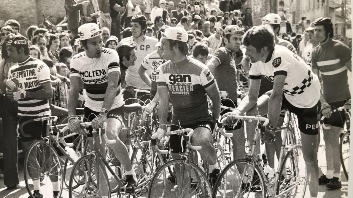 Une Photo 30X40 Noir Et Blanc Coureur Cycliste Des Années 30