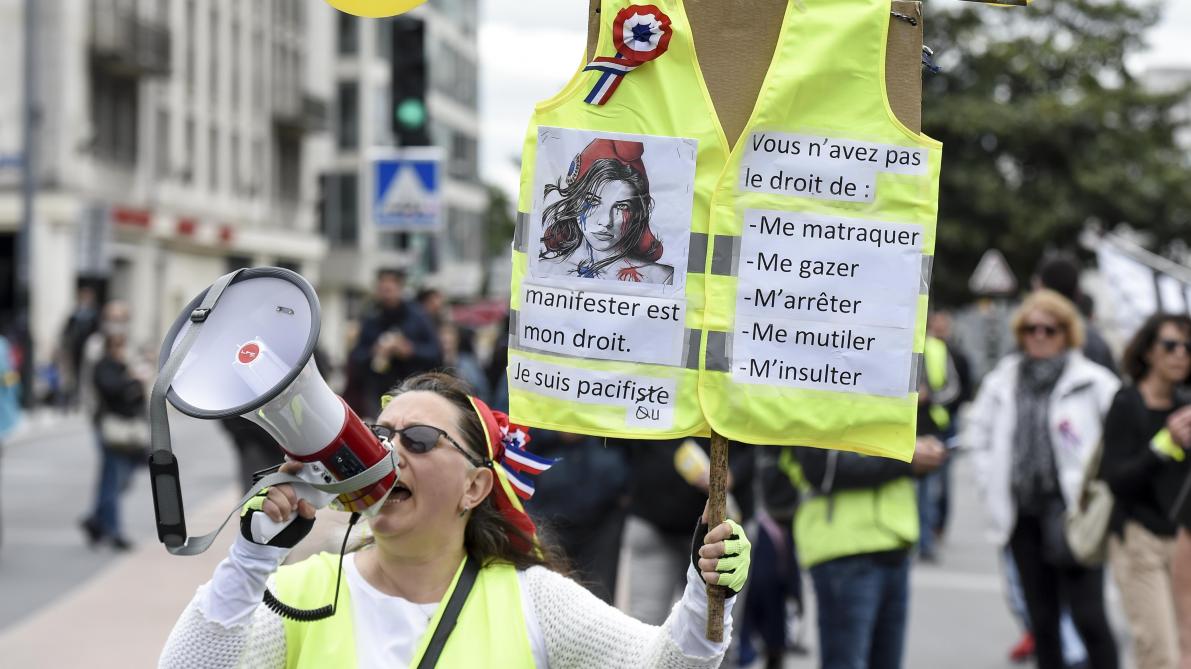 Gilets Jaunes 18 600 Manifestants En France Dont 1 200 à