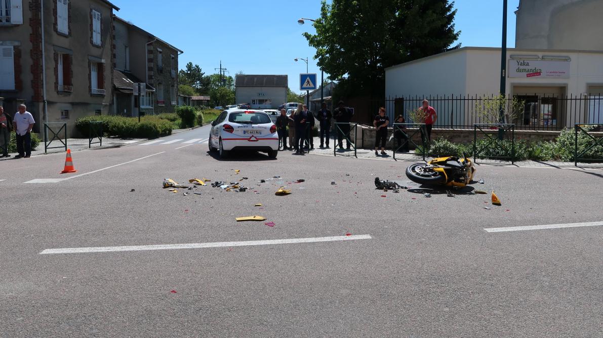 un motard blesse sur la route a brasles
