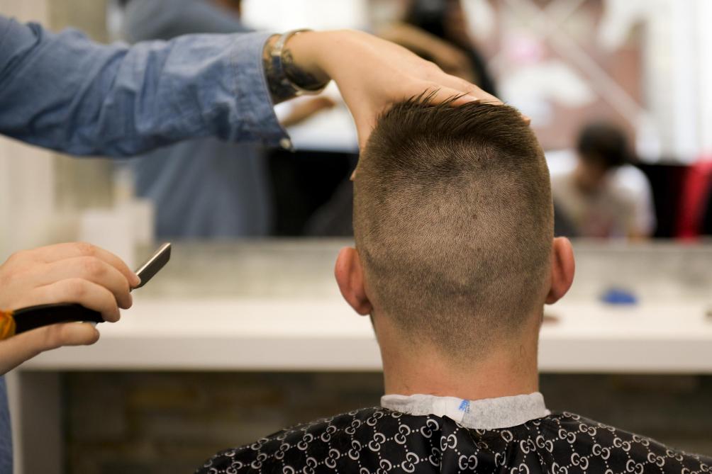 Barbes Par Les Coiffeurs Illegaux