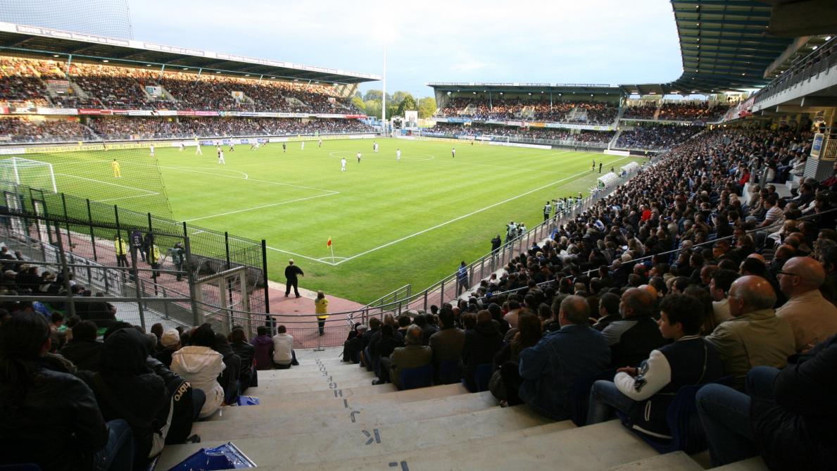 Finale barrage Ligue 2 : ESTAC - RC Lens en direct Finale barrage Ligue 2 : ESTAC - RC Lens en direct