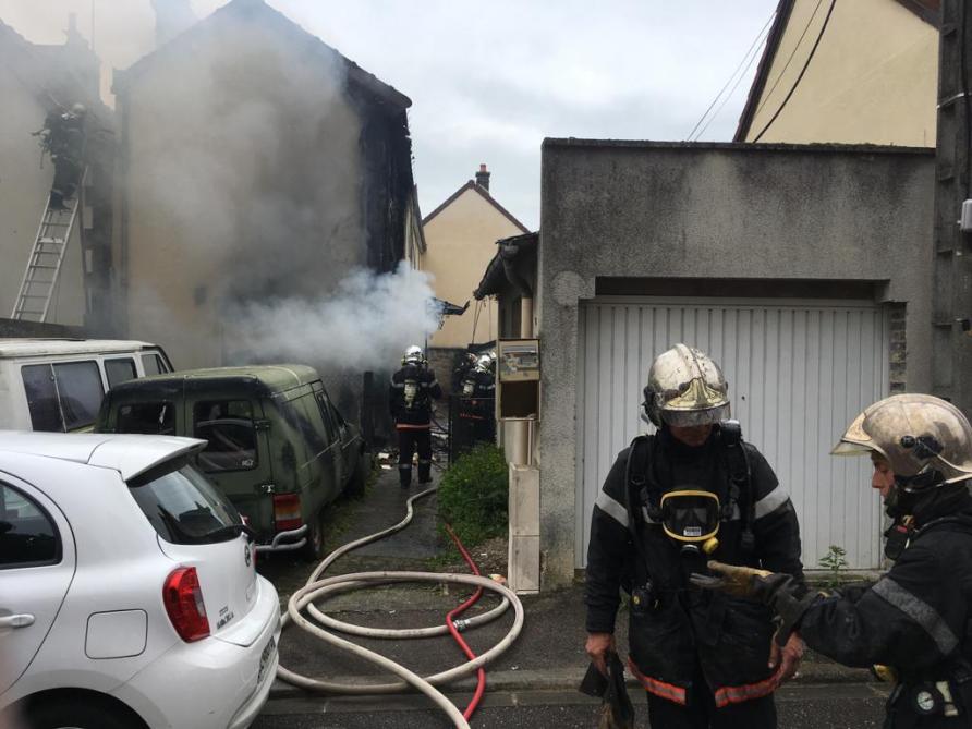Incendie à Troyes : une maison ravagée par les flammes