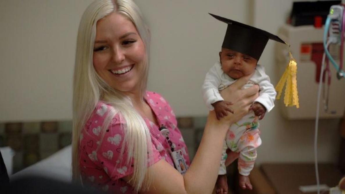 Californie Le Plus Petit Bebe Au Monde Est Sorti De L Hopital