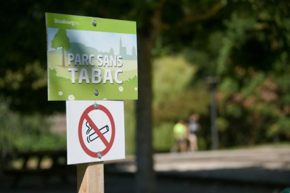 Paris Une Cinquantaine De Parcs Bientot Interdits Aux Fumeurs