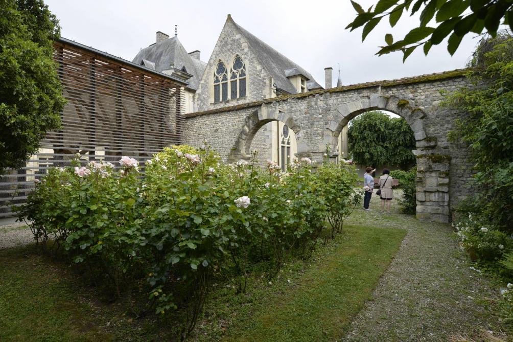 A Reims Le Jardin Du Musee Le Vergeur Offre Un Havre De Paix