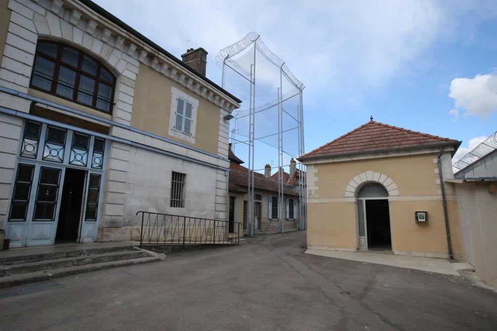 Troyes Mis A La Porte Par Sa Compagne Il Espere Dormir En Prison