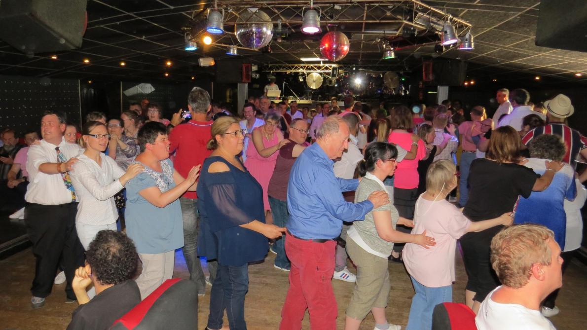 pic Ambiance Dessin Boite De Nuit rumilly les vaudes un tres bon apres