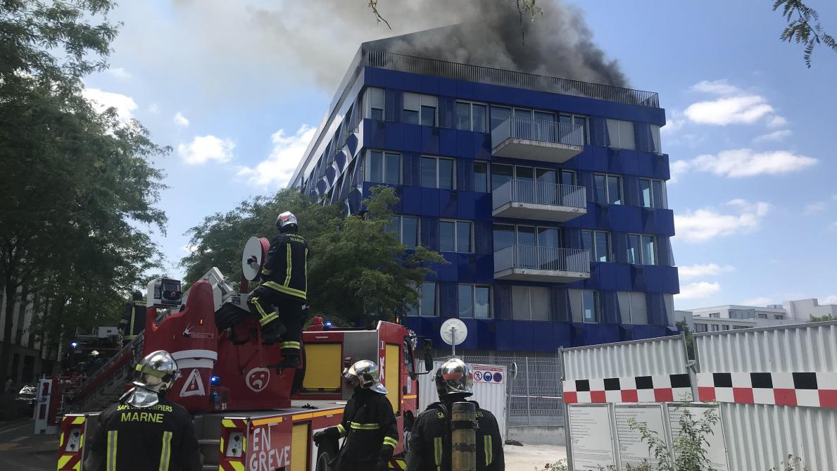 VIDÉOS. Violent incendie dans un bâtiment d’EDF à Reims