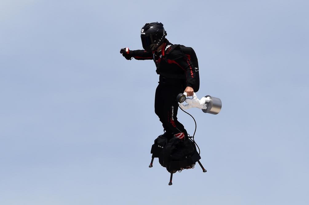 Homme Volant Du 14 Juillet La Prefecture Maritime S Oppose A