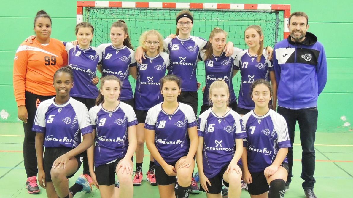 L'équipe de france de handball féminine a obtenu le prix emmanuel rodocanachi de l'académie des sports en 2004, comme meilleure équipe française de l'année 2003 suite à son 1er titre mondial. Arcis Handball féminin, toujours en progression