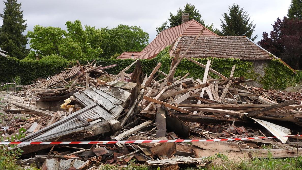 Une Longere S Effondre A Laines Aux Bois Une Longere S Effondre A Laines Aux Bois