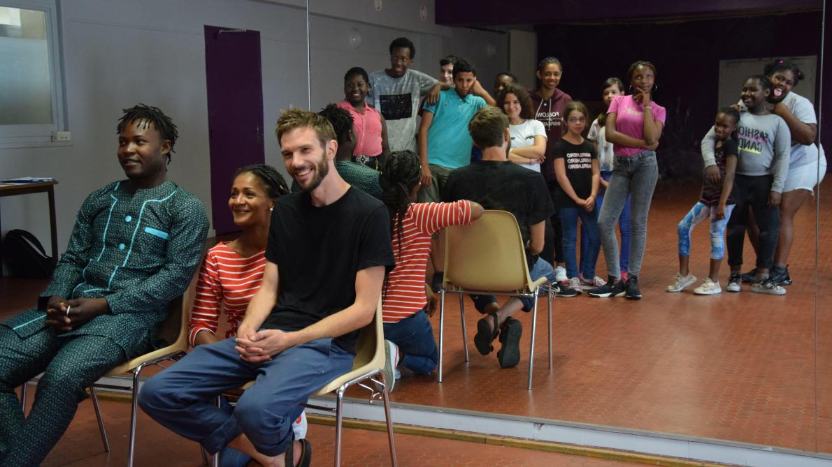 Un Voyage Immobile Au Rythme Des Musiques Du Monde Pour Les Jeunes Chalonnais