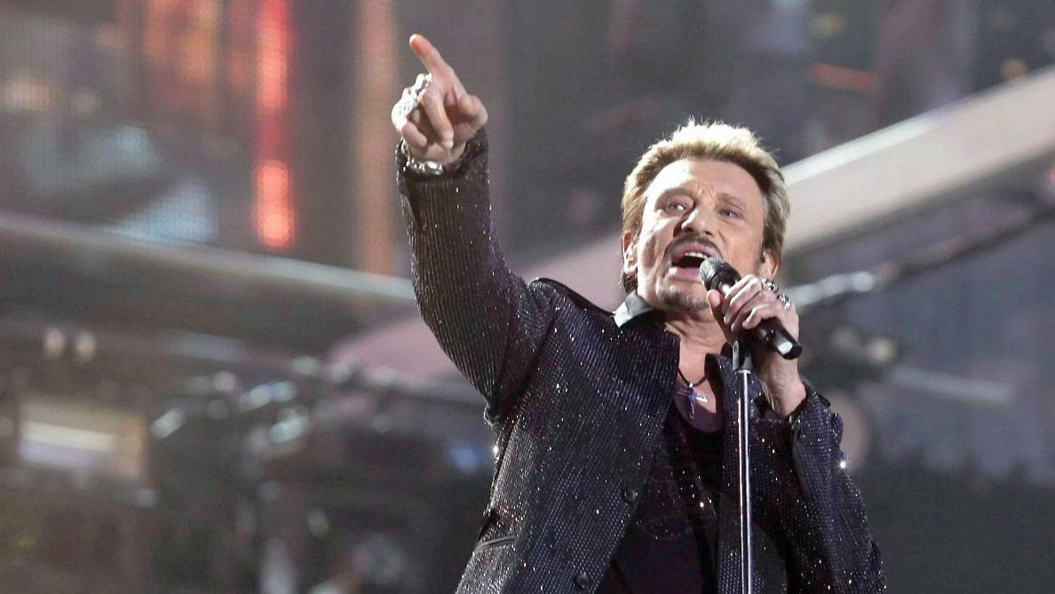Résultat de recherche d'images pour "Hommage à Johnny Hallyday à l'Olympia"