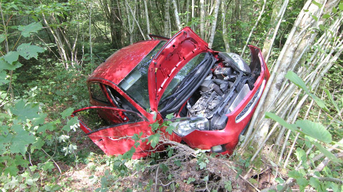 Rocroi Une Chute De 20m De Haut Dans La Vallee De La Misere
