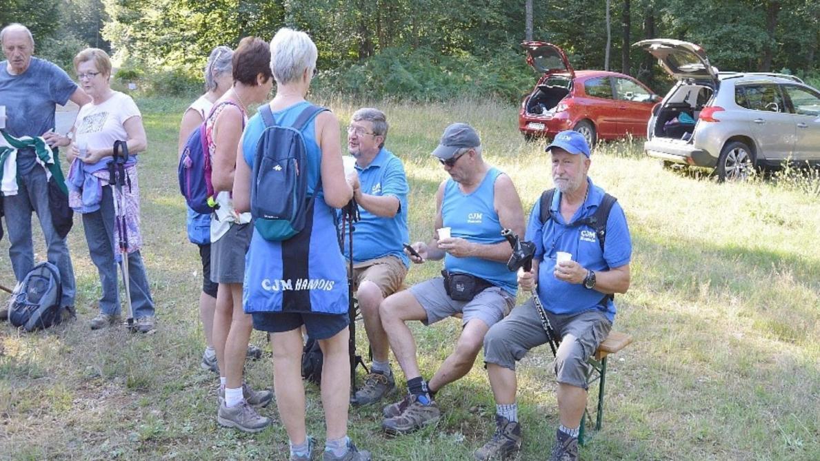 image de marcheurs