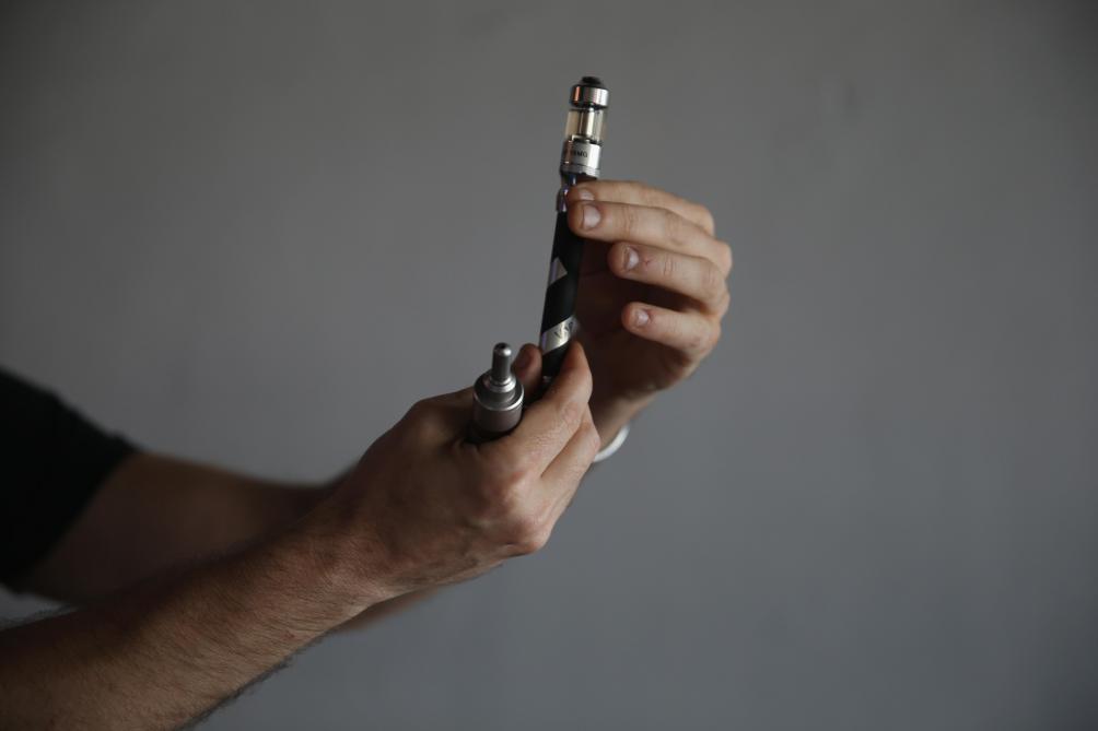La vitamine E suspectée dans le mystère des maladies pulmonaires liées au  vapotage aux États-Unis