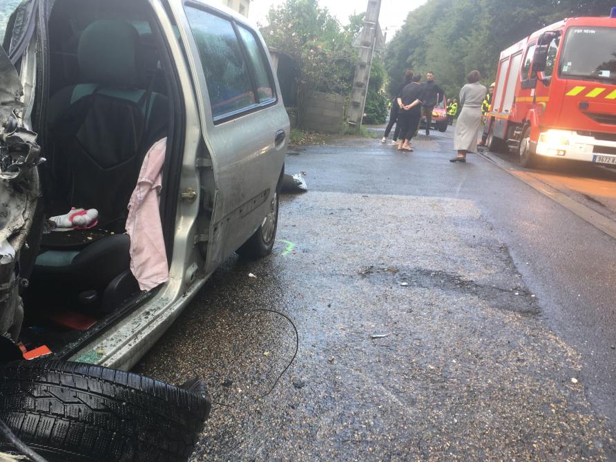 Accident A Montherme Le Conducteur Se Serait Endormi Au Volant Accident A Montherme Le Conducteur Se Serait Endormi Au Volant