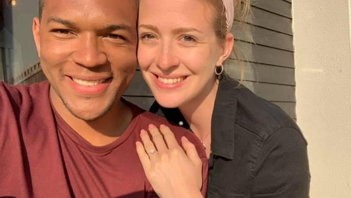 Un Homme Demande Sa Compagne En Mariage 23 Fois En Un Mois Sans Qu