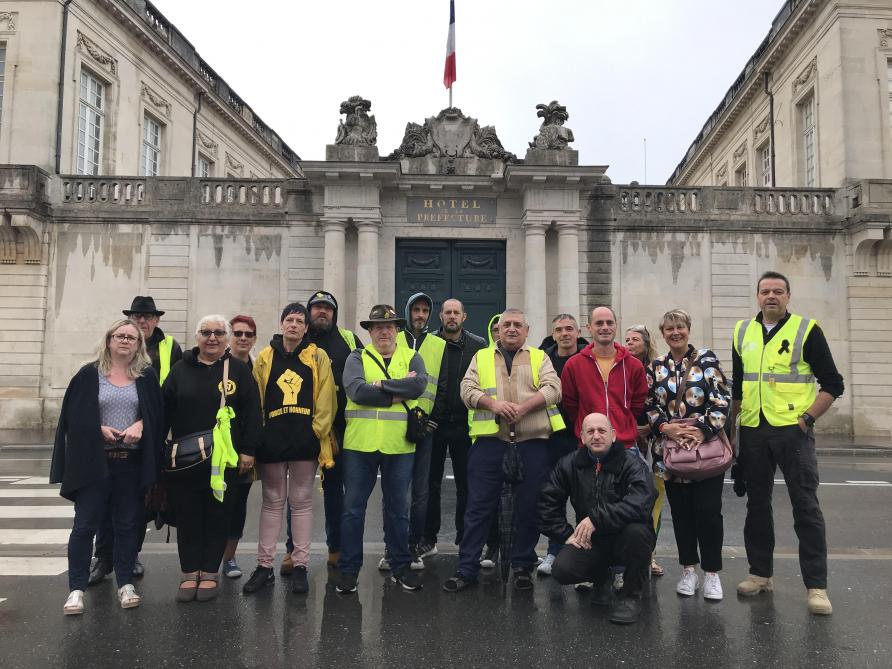 Les Gilets Jaunes Interdits De Bloquer Le Dépôt De Vatry Par